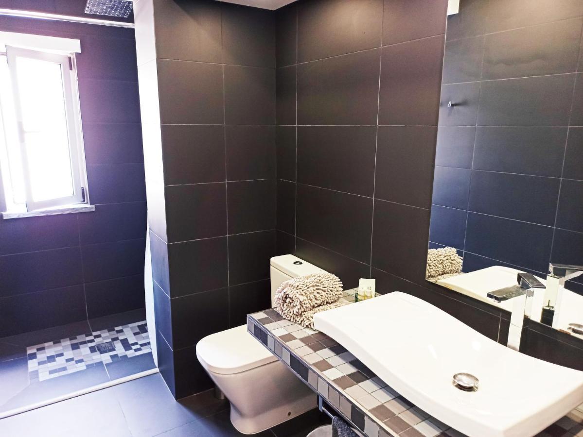 아토우기아다발레이아 Supertubos House Peniche B&B 외부 사진