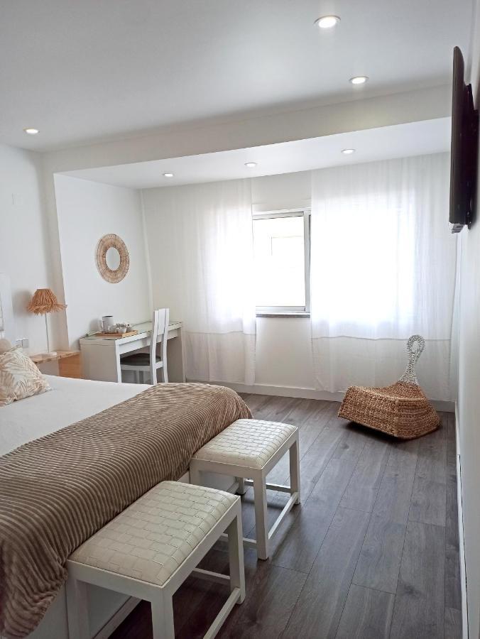 아토우기아다발레이아 Supertubos House Peniche B&B 외부 사진