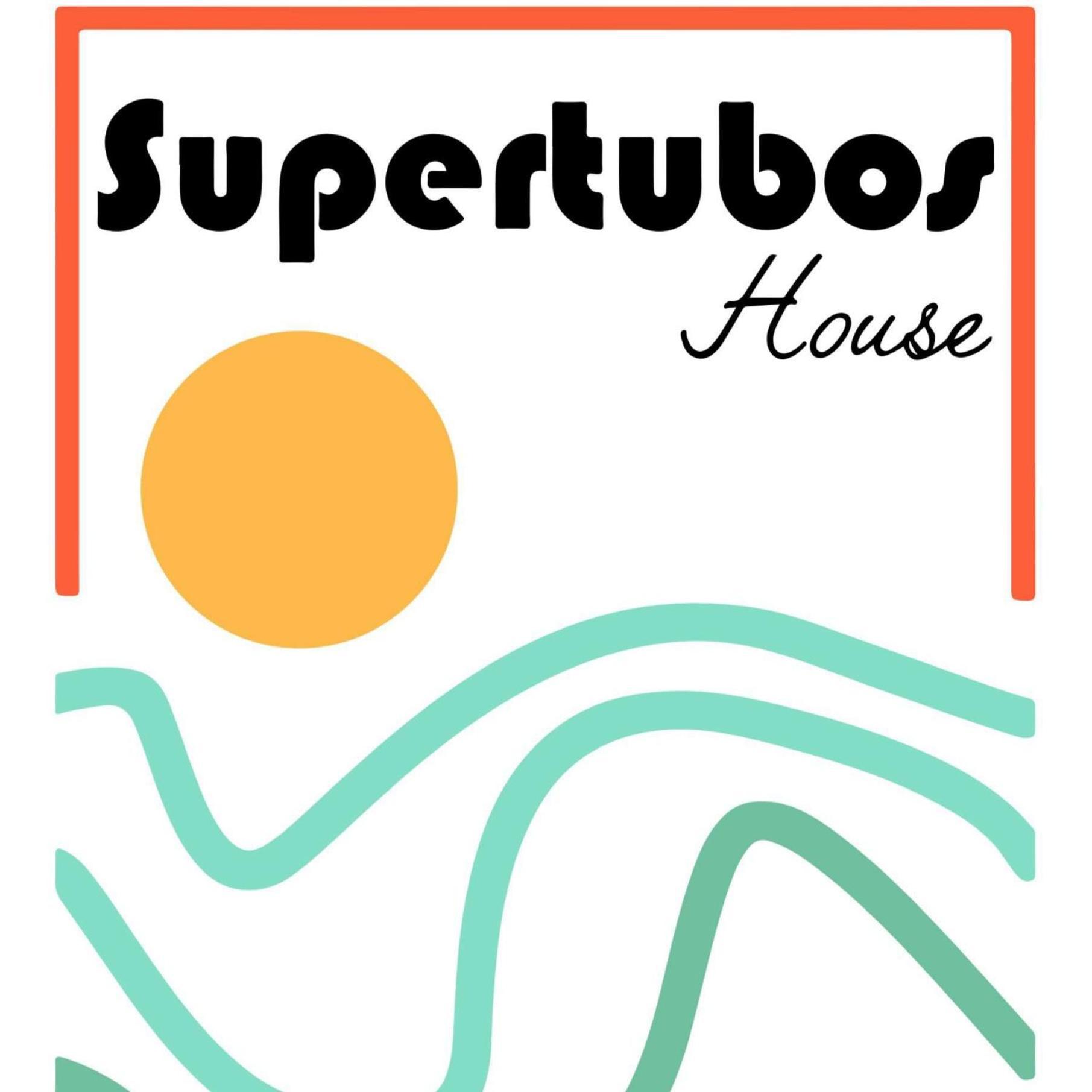 아토우기아다발레이아 Supertubos House Peniche B&B 외부 사진