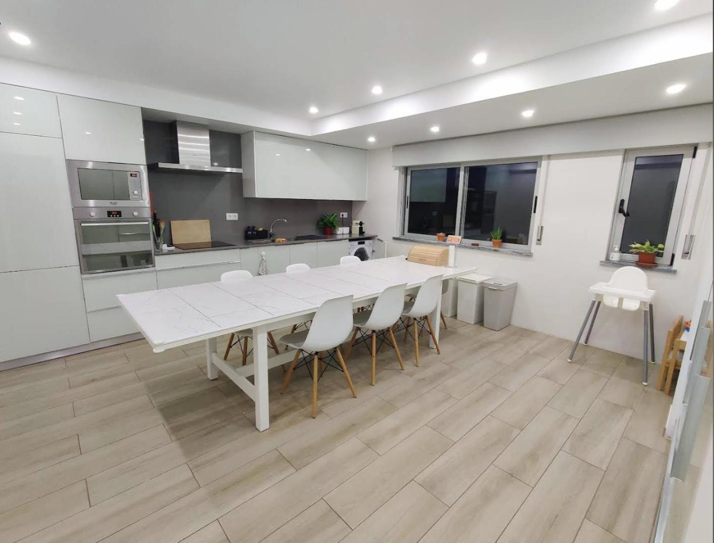 아토우기아다발레이아 Supertubos House Peniche B&B 외부 사진